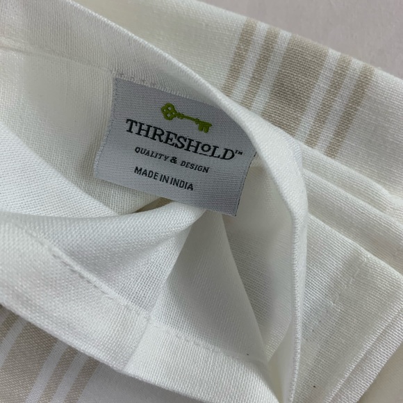 New 8 Pack Threshold Bistro Napkins White Beige - Picture 4 of 9